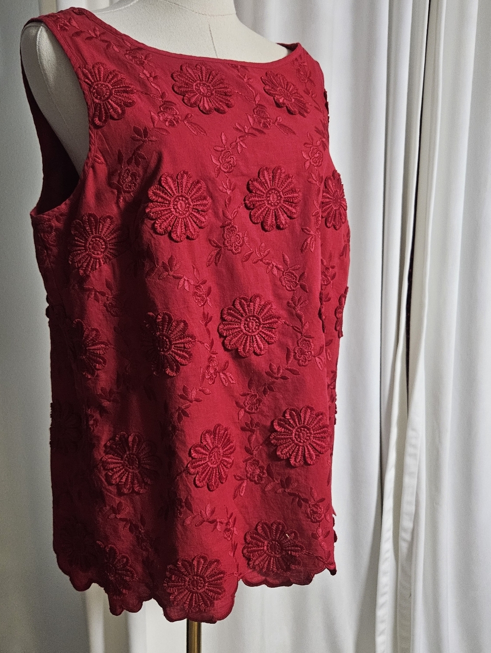 Talbots Red Floral Embroidered Sleeveless Top. Fresh From Dry Cleaners